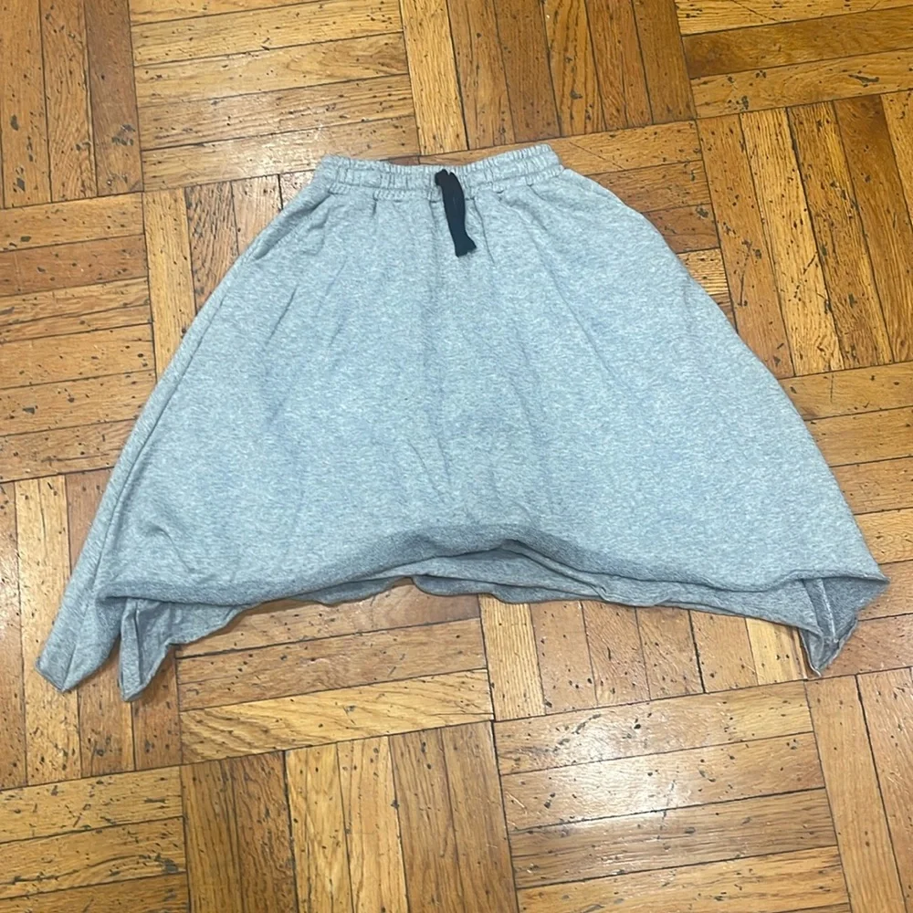 Girls gray skirt. winter sweatshirt fabric - Picture 1 of 3